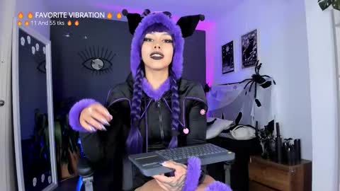 Snapshot of ravenwitch_ chatting on 7, 2, 2026 Raven Witch online show from 7, 2, 2026