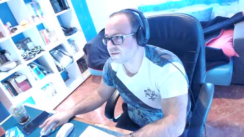ravingr3d3 online show from 14, 1, 2025
