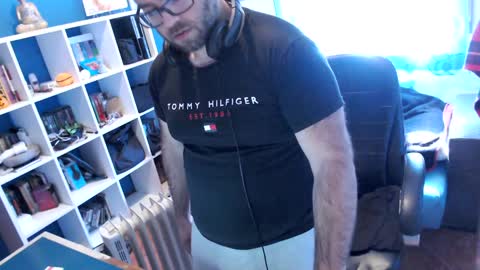 ravingr3d3 online show from 3, 2, 2025