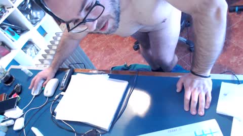 ravingr3d3 online show from 3, 2, 2025