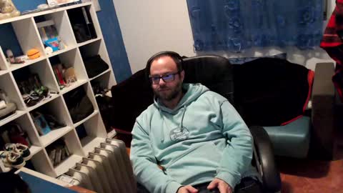 ravingr3d3 online show from 3, 2, 2025