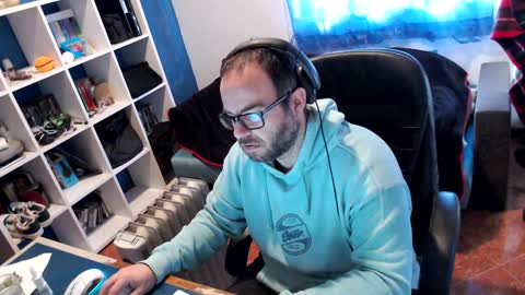 ravingr3d3 online show from 4, 2, 2025