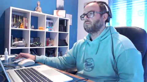 ravingr3d3 online show from 4, 2, 2025