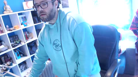 ravingr3d3 online show from 5, 2, 2025