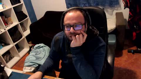 ravingr3d3 online show from 5, 2, 2025