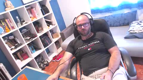 ravingr3d3 online show from 21, 9, 2025