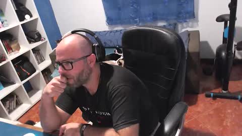 ravingr3d3 online show from 19, 10, 2025