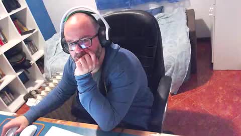 ravingr3d3 online show from 11, 2, 2026