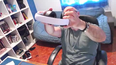 ravingr3d3 online show from 28, 4, 2026