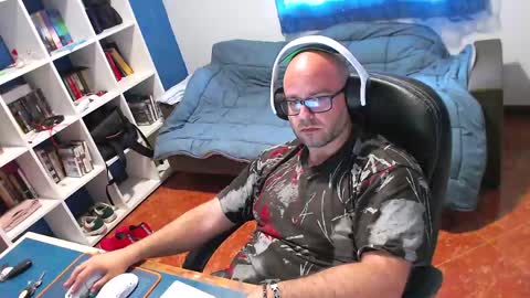 ravingr3d3 online show from 29, 4, 2026