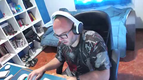 ravingr3d3 online show from 30, 4, 2026