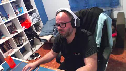 ravingr3d3 online show from 9, 5, 2026