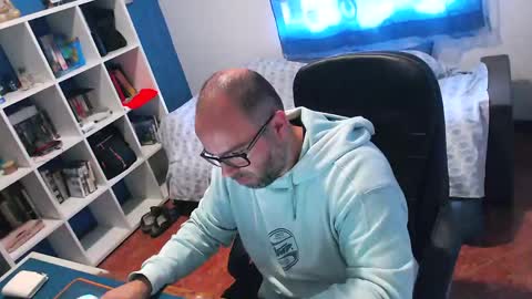 ravingr3d3 online show from 11, 5, 2026
