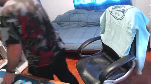ravingr3d3 online show from 12, 5, 2026