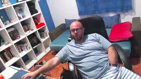 ravingr3d3 online show from 7, 6, 2026