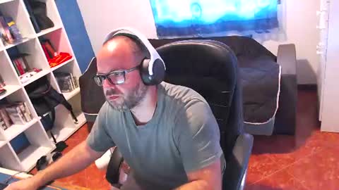 ravingr3d3 online show from 9, 6, 2026