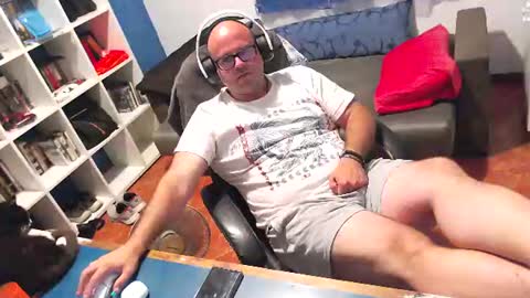ravingr3d3 online show from 15, 6, 2026