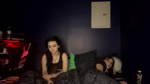 Ravyn and Nyx online show from 25, 10, 2025