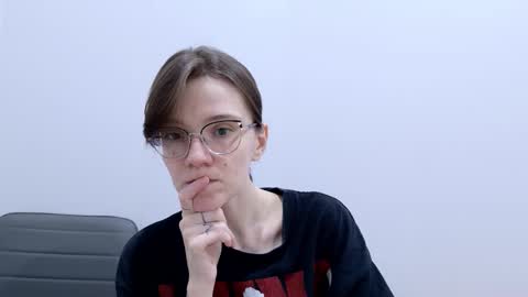 Ray-Ray online show from 6, 3, 2026