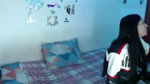 Snapshot of ray_naomi chatting on 9, 4, 2026 ask us online show from 9, 4, 2026