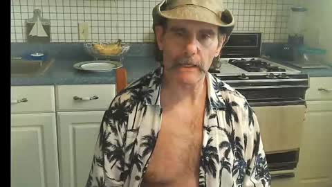 Snapshot of raylene4u2 chatting on 29, 9, 2025 Ray online show from 29, 9, 2025