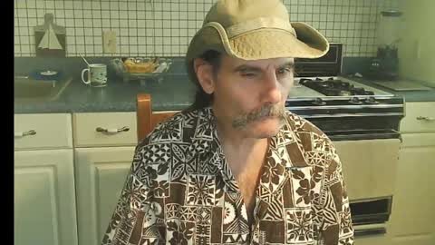 Snapshot of raylene4u2 chatting on 1, 10, 2025 Ray online show from 1, 10, 2025