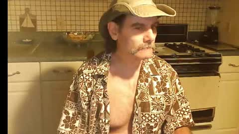 Snapshot of raylene4u2 chatting on 2, 10, 2025 Ray online show from 2, 10, 2025