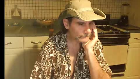 Snapshot of raylene4u2 chatting on 6, 10, 2025 Ray online show from 6, 10, 2025