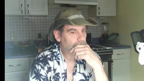 Snapshot of raylene4u2 chatting on 8, 3, 2026 Ray online show from 8, 3, 2026