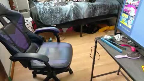 raynes_lair34 online show from 25, 3, 2026