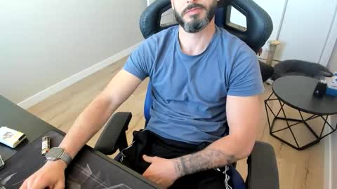 raysexparty online show from 4, 4, 2026