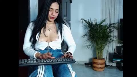 Snapshot of raysweet1 chatting on 13, 12, 2024 RAY online show from 13, 12, 2024