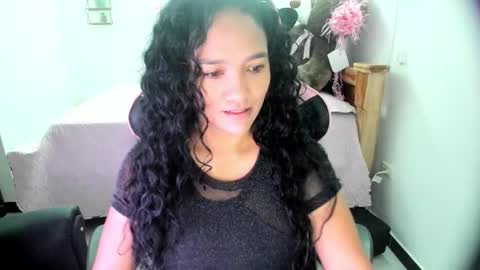 Snapshot of rayza_mature_ chatting on 12, 10, 2025 Danna online show from 12, 10, 2025