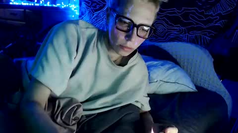 Snapshot of raziel_haze chatting on 31, 12, 2024  Yrriel Strife Candy-Demon Caveboy mr. Cringe   online show from 31, 12, 2024