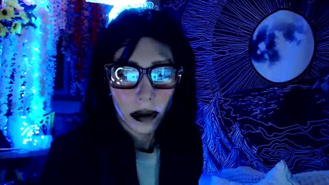 Snapshot of raziel_haze chatting on 1, 1, 2025  Yrriel Strife Candy-Demon Caveboy mr. Cringe   online show from 1, 1, 2025