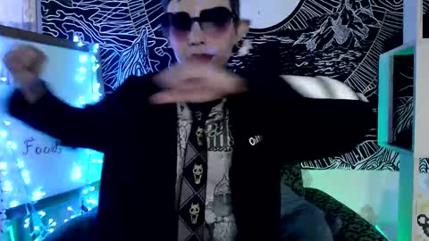 Snapshot of raziel_haze chatting on 4, 3, 2025  Yrriel Strife Candy-Demon Caveboy mr. Cringe   online show from 4, 3, 2025