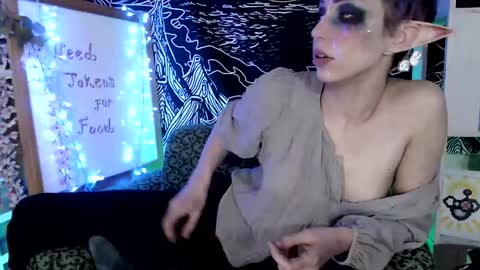 Snapshot of raziel_haze chatting on 4, 3, 2025  Yrriel Strife Candy-Demon Caveboy mr. Cringe   online show from 4, 3, 2025