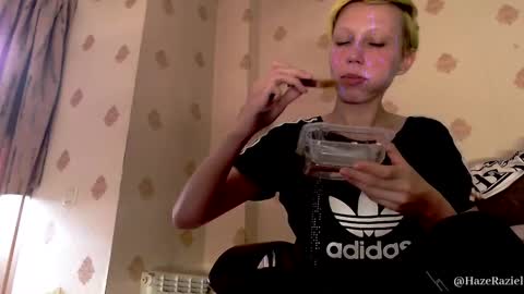 Snapshot of raziel_haze chatting on 14, 9, 2025  Yrriel Strife Candy-Demon Caveboy mr. Cringe   online show from 14, 9, 2025