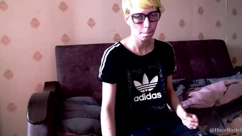 Snapshot of raziel_haze chatting on 17, 9, 2025  Yrriel Strife Candy-Demon Caveboy mr. Cringe   online show from 17, 9, 2025