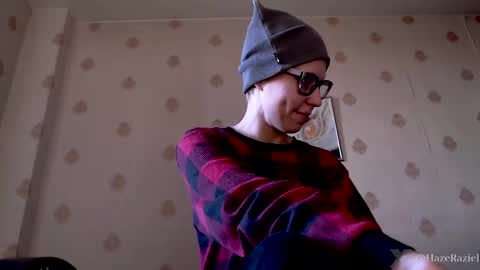 Snapshot of raziel_haze chatting on 19, 9, 2025  Yrriel Strife Candy-Demon Caveboy mr. Cringe   online show from 19, 9, 2025