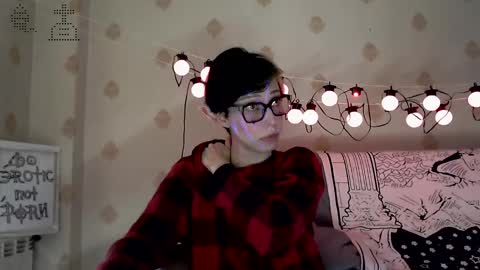 Snapshot of raziel_haze chatting on 19, 10, 2025  Yrriel Strife Candy-Demon Caveboy mr. Cringe   online show from 19, 10, 2025