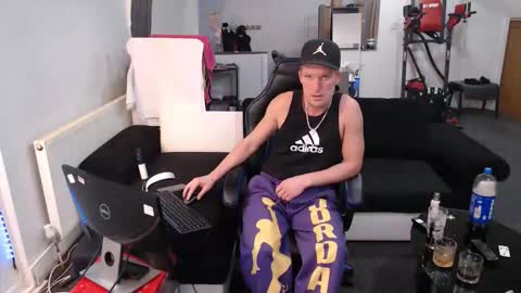 Snapshot of reallyman7 chatting on 22, 2, 2026 Ask me online show from 22, 2, 2026