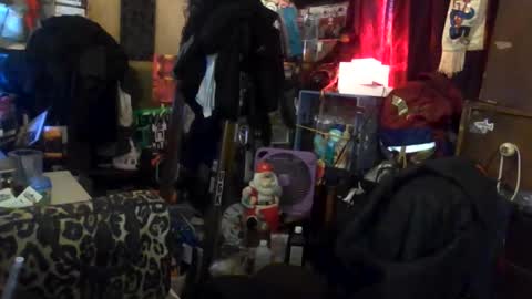 Snapshot of reallyredrum69th chatting on 4, 12, 2025 reallyredrum69th online show from 4, 12, 2025