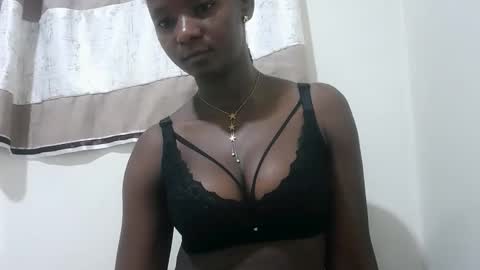Snapshot of realqueen_ chatting on 14, 10, 2025 queen online show from 14, 10, 2025