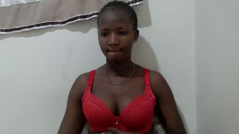 Snapshot of realqueen_ chatting on 1, 11, 2025 queen online show from 1, 11, 2025