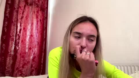 Snapshot of reathakiss chatting on 28, 6, 2026 Risa online show from 28, 6, 2026