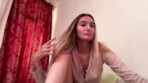 Snapshot of reathakiss chatting on 3, 7, 2026 Risa online show from 3, 7, 2026