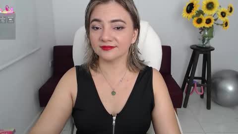Snapshot of rebeca_milf chatting on 14, 9, 2025 REBECA online show from 14, 9, 2025