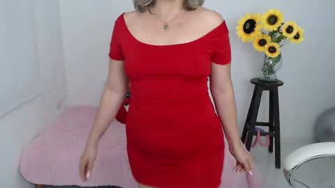Snapshot of rebeca_milf chatting on 24, 9, 2025 REBECA online show from 24, 9, 2025