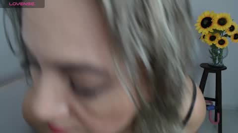 Snapshot of rebeca_milf chatting on 30, 9, 2025 REBECA online show from 30, 9, 2025